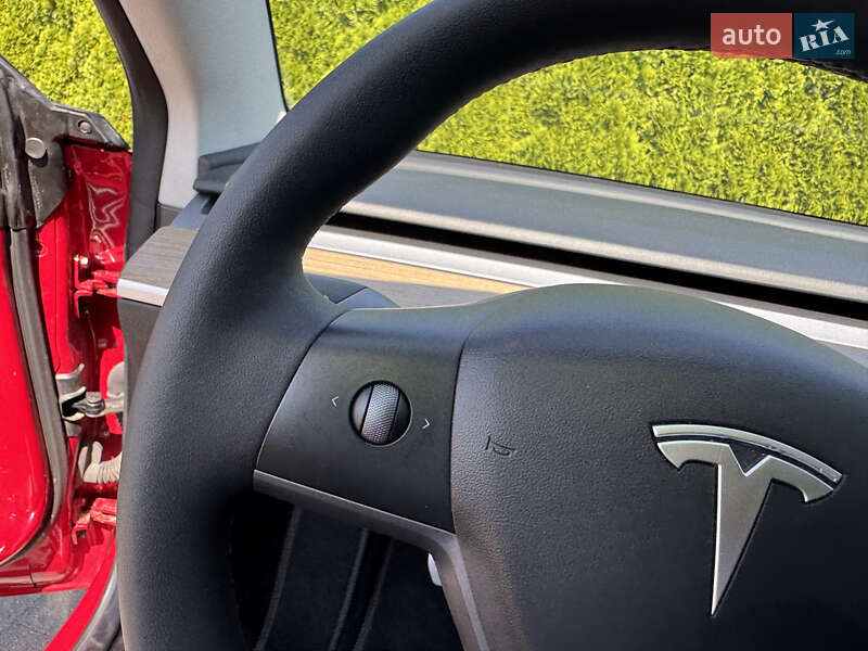 Седан Tesla Model 3 2022 в Стрые