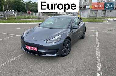 Седан Tesla Model 3 2023 в Києві