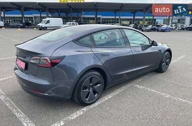 Седан Tesla Model 3 2023 в 