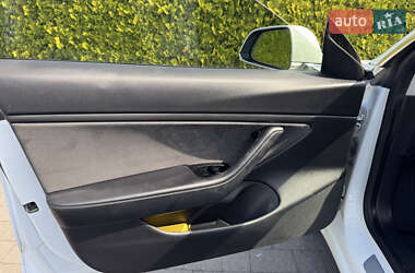 Седан Tesla Model 3 2019 в 