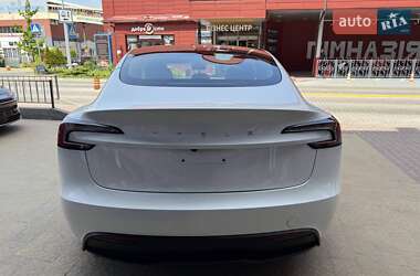 Седан Tesla Model 3 2024 в 