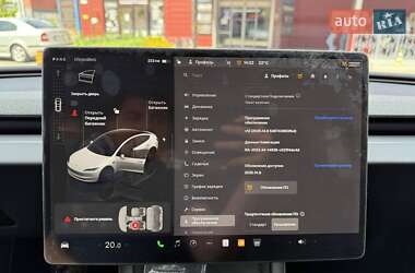 Седан Tesla Model 3 2024 в 
