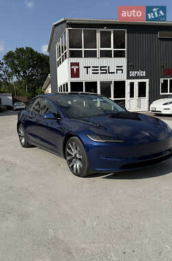 Седан Tesla Model 3 2024 в 