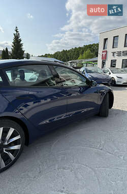 Седан Tesla Model 3 2024 в 