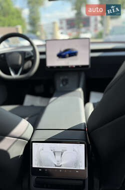 Седан Tesla Model 3 2024 в Виннице
