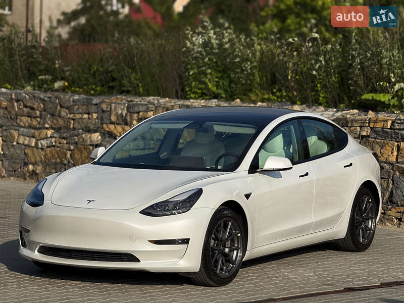 Седан Tesla Model 3 2021 в Калуше фото 2 Седан Tesla Model 3 2021 в Калуше