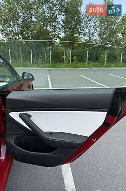 Седан Tesla Model 3 2020 в 