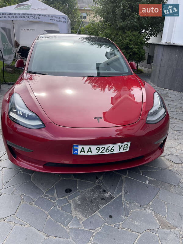Седан Tesla Model 3 2018 в Киеве