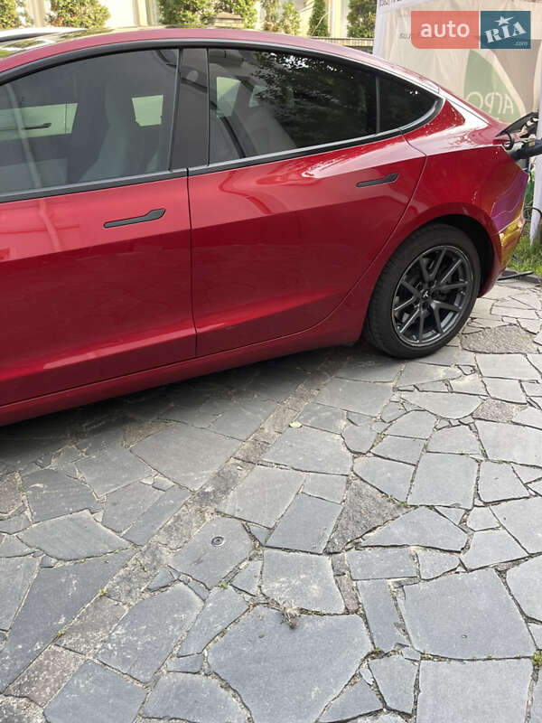 Седан Tesla Model 3 2018 в Киеве