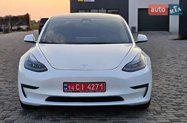 Седан Tesla Model 3 2023 в 