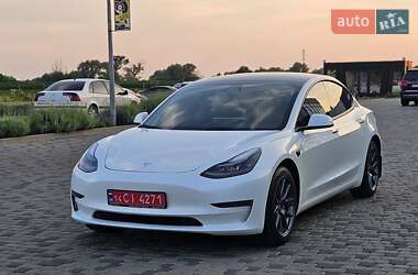 Седан Tesla Model 3 2023 в 