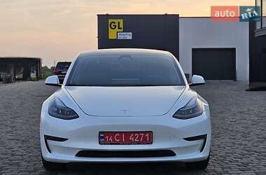 Седан Tesla Model 3 2023 в 