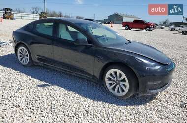 Седан Tesla Model 3 2022 в 