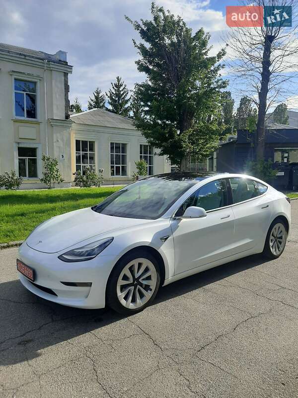 Седан Tesla Model 3 2018 в Киеве