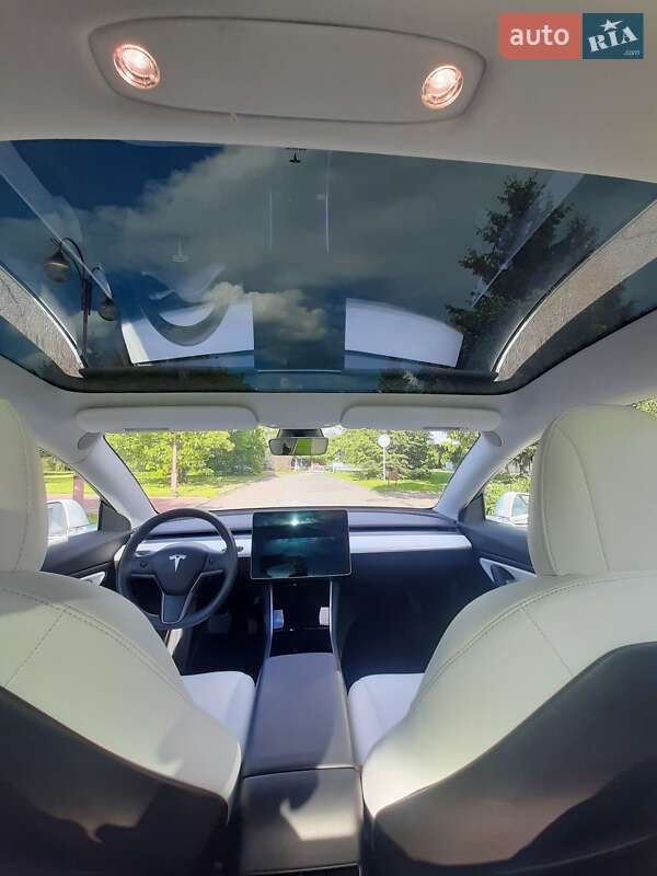 Седан Tesla Model 3 2018 в Киеве