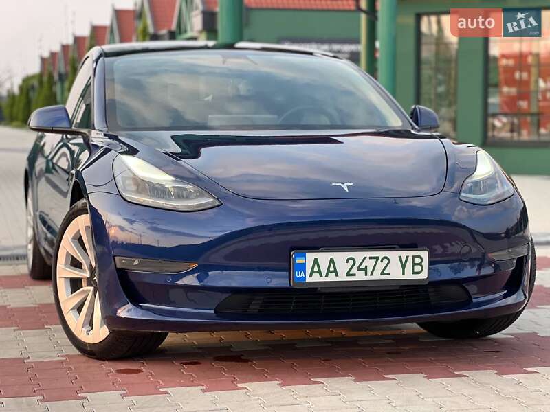 Седан Tesla Model 3 2021 в Києві