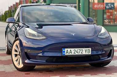 Седан Tesla Model 3 2021 в 