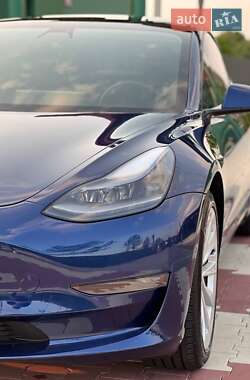 Седан Tesla Model 3 2021 в 
