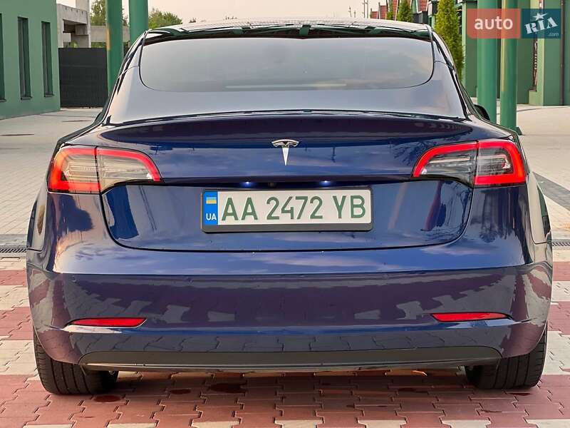 Седан Tesla Model 3 2021 в Києві