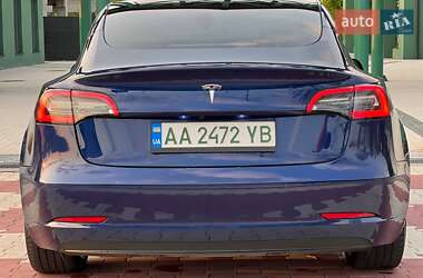 Седан Tesla Model 3 2021 в 