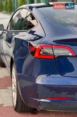 Седан Tesla Model 3 2021 в 