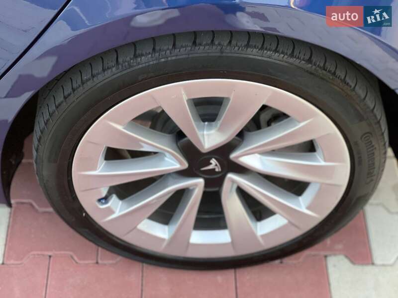 Седан Tesla Model 3 2021 в Києві