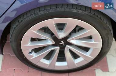 Седан Tesla Model 3 2021 в 