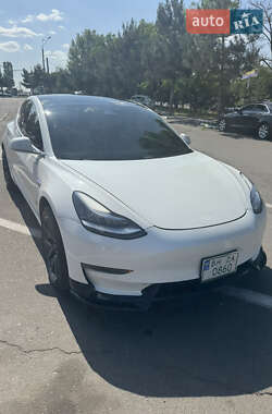 Седан Tesla Model 3 2019 в 