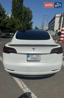 Седан Tesla Model 3 2019 в 