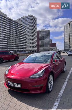 Седан Tesla Model 3 2019 в 