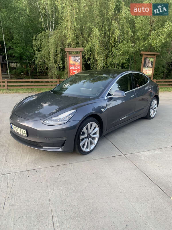 Седан Tesla Model 3 2019 в 