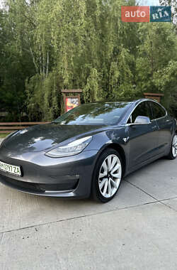 Седан Tesla Model 3 2019 в 