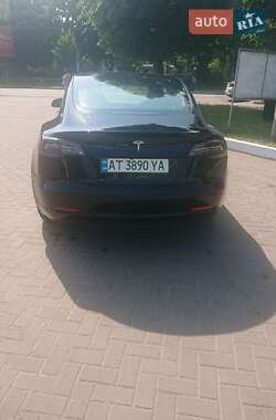Седан Tesla Model 3 2022 в 