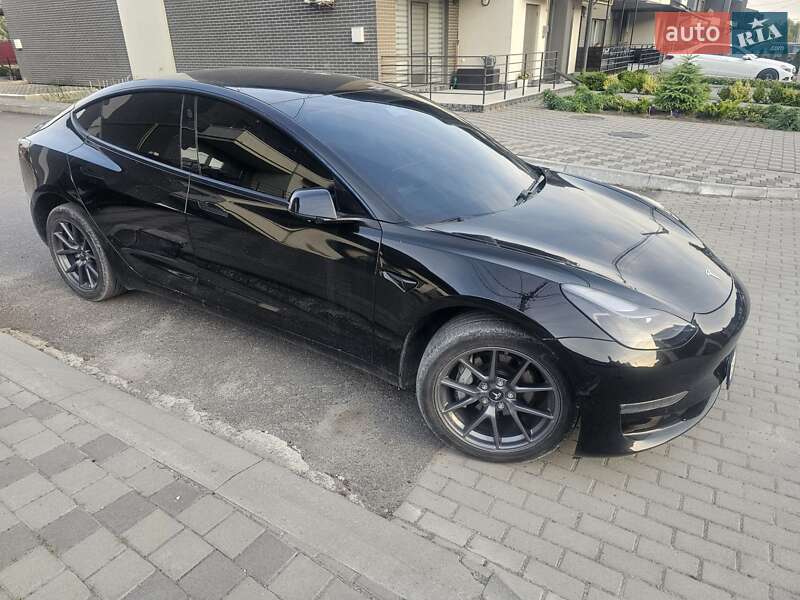 Седан Tesla Model 3 2021 в Тернополі