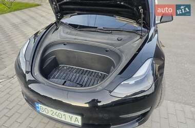 Седан Tesla Model 3 2021 в 