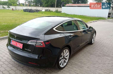 Седан Tesla Model 3 2019 в 