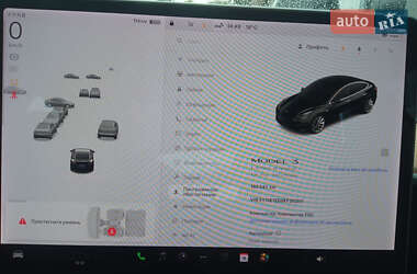 Седан Tesla Model 3 2019 в 