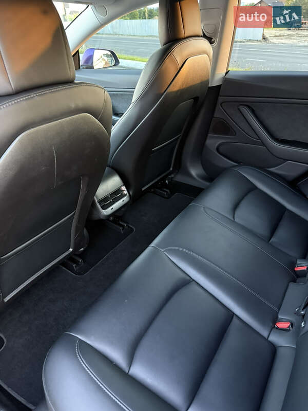 Седан Tesla Model 3 2018 в Луцьку