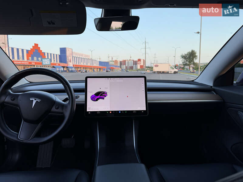 Седан Tesla Model 3 2018 в Луцьку
