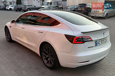 Седан Tesla Model 3 2020 в 