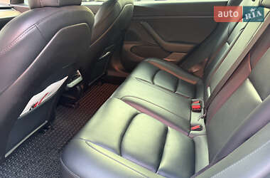 Седан Tesla Model 3 2020 в 