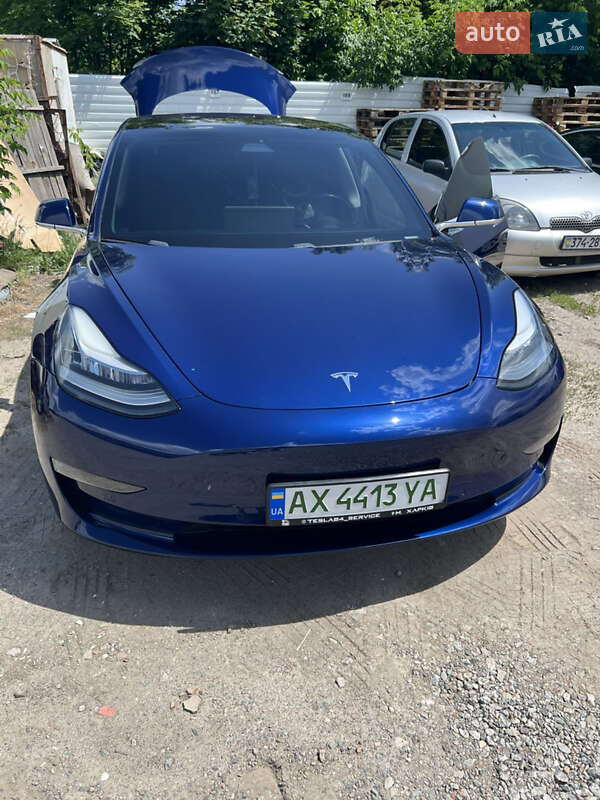 Седан Tesla Model 3 2018 в 