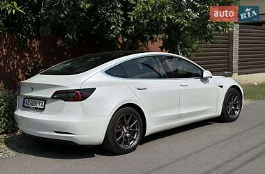 Седан Tesla Model 3 2020 в 