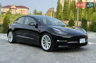 Седан Tesla Model 3 2022 в 