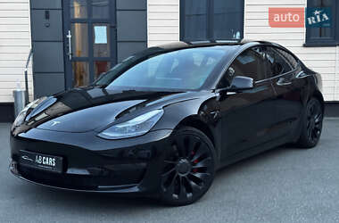 Седан Tesla Model 3 2021 в 