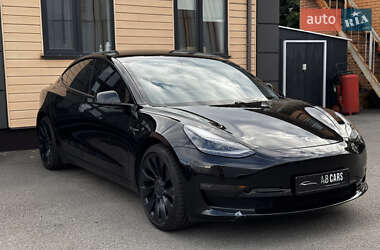 Седан Tesla Model 3 2021 в 