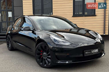 Седан Tesla Model 3 2021 в 