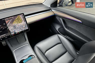 Седан Tesla Model 3 2021 в 