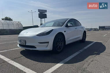 Седан Tesla Model 3 2021 в 