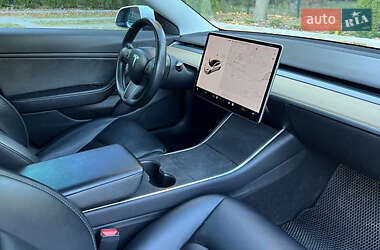 Седан Tesla Model 3 2018 в 
